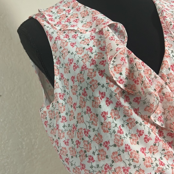 1749 NWT Max Studio Sleeveless Floral Blouse W/Tie Embellishment On Back. SzS - Picture 8 of 11